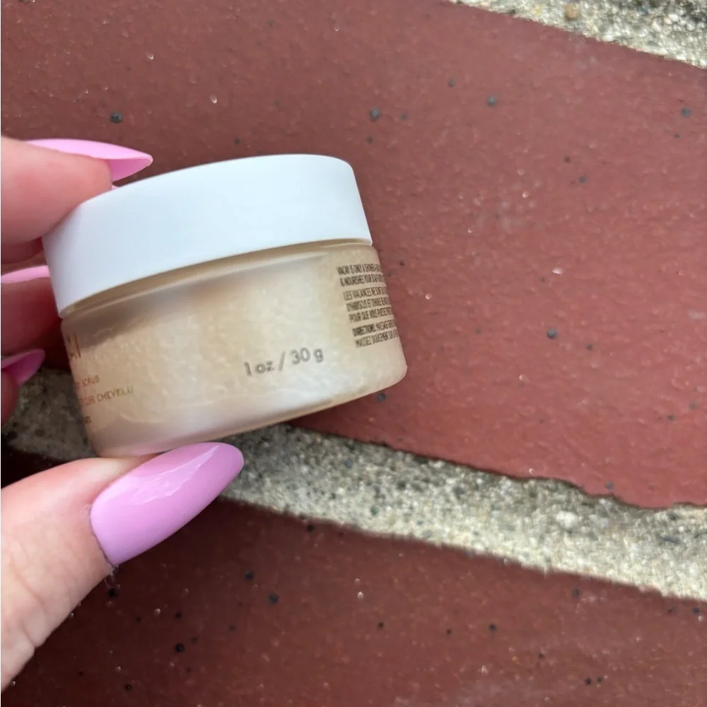 Oaui body scrub 1 oz